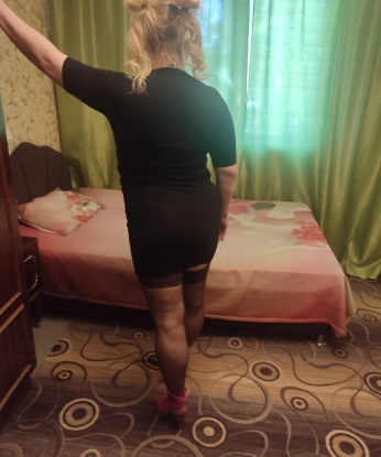 Опытная, креативная и всегда готова подарить незабываемое удовольствие. 💋 Со мной ты окунешься в мир ярких эмоций и наслаждения. Мне нравится узнавать новое и экспериментировать в сексе. Умею удовлетворить самые сокровенные фантазии. 😈 Фото настоящие, откровенные и сексуальные. Атмосфера комфорта и непринужденности гарантирована. 🌹 Читай мои отзывы и ты узнаешь, как мои клиенты наслаждаются мной. Приглашаю в гости, я живу в Москве, Москвы в самом центре. 💕 Доверься мне, позволь себе стать волшебным моментом в моих нежных объятиях. 💫 Рената